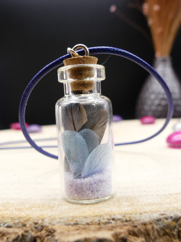 Collier en fiole simple - fleurs séchées bleues