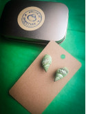 Boucles d'oreilles puces en coquillages naturels vert doré | Argent 925