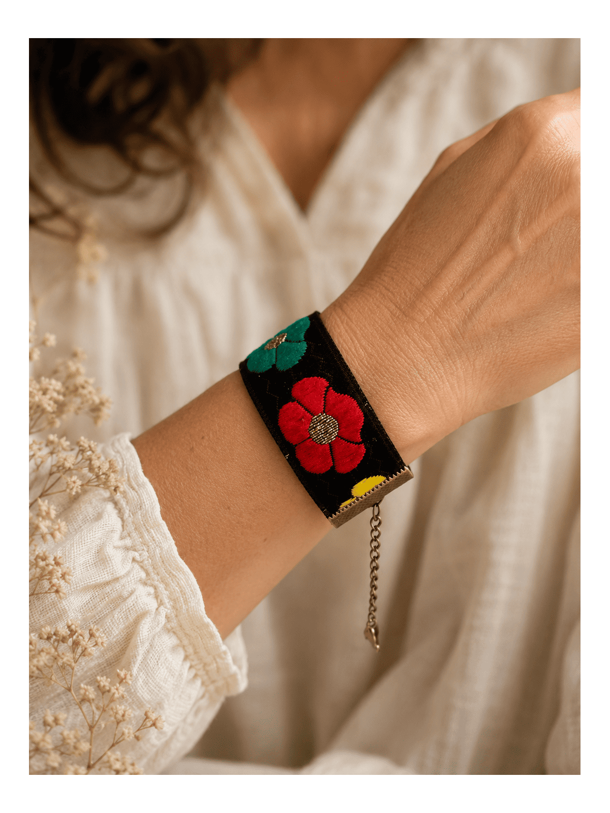 Bracelet noir Fleuri Bleu Bohème Chic  Bijou Artisanal Femme