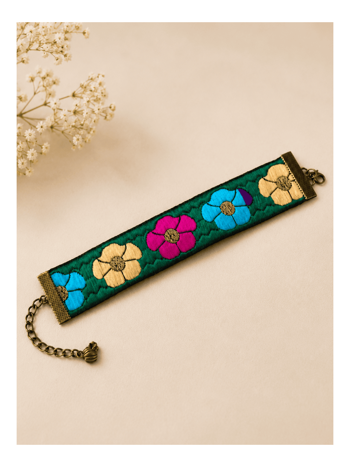 Bracelet Fleuri Vert Émeraude Bohème Chic Bijou Artisanal Femme