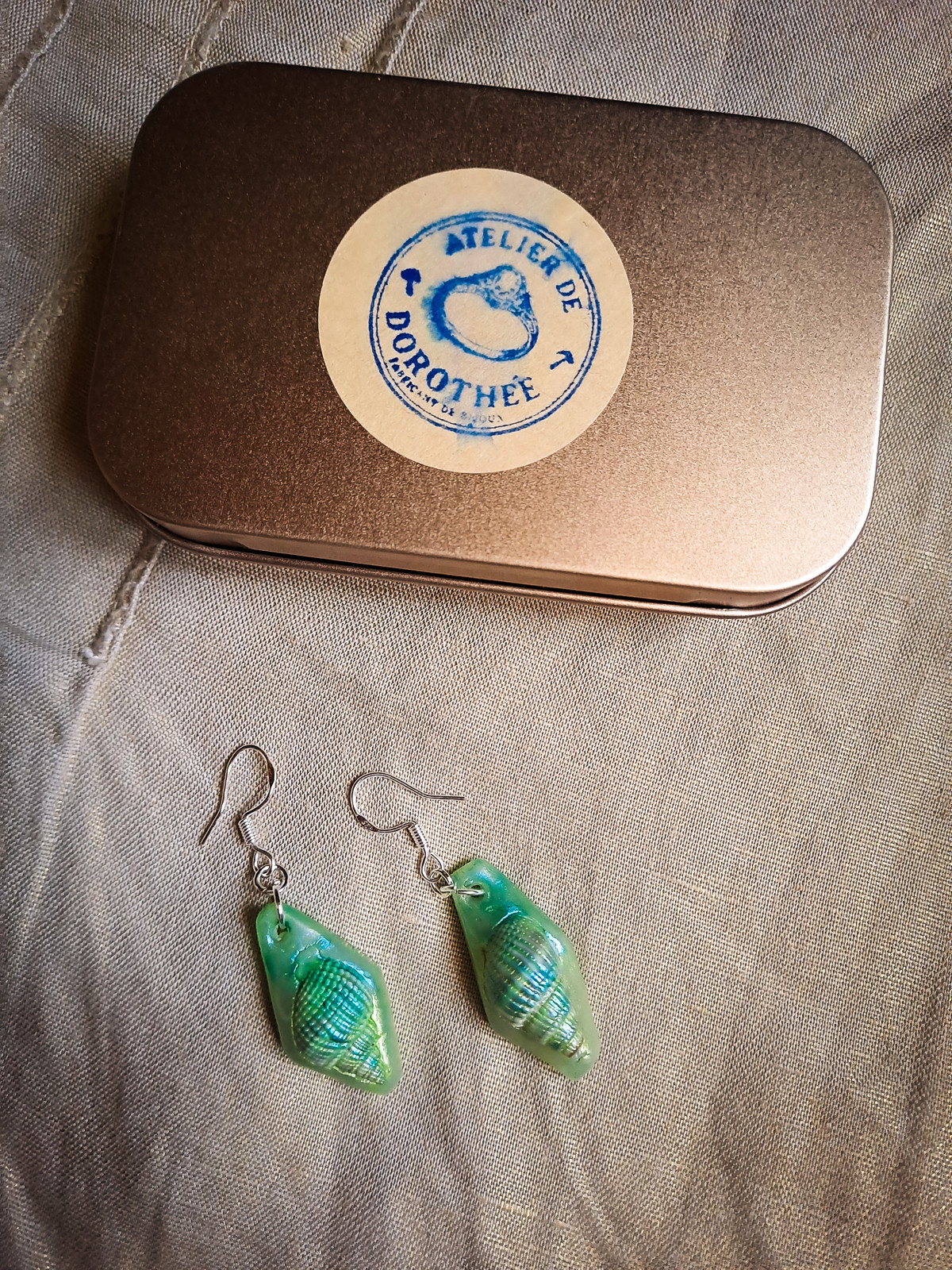 Boucles d'oreilles coquillage naturel vert jade peint à la main – Argile polymère & Argent sterling 925