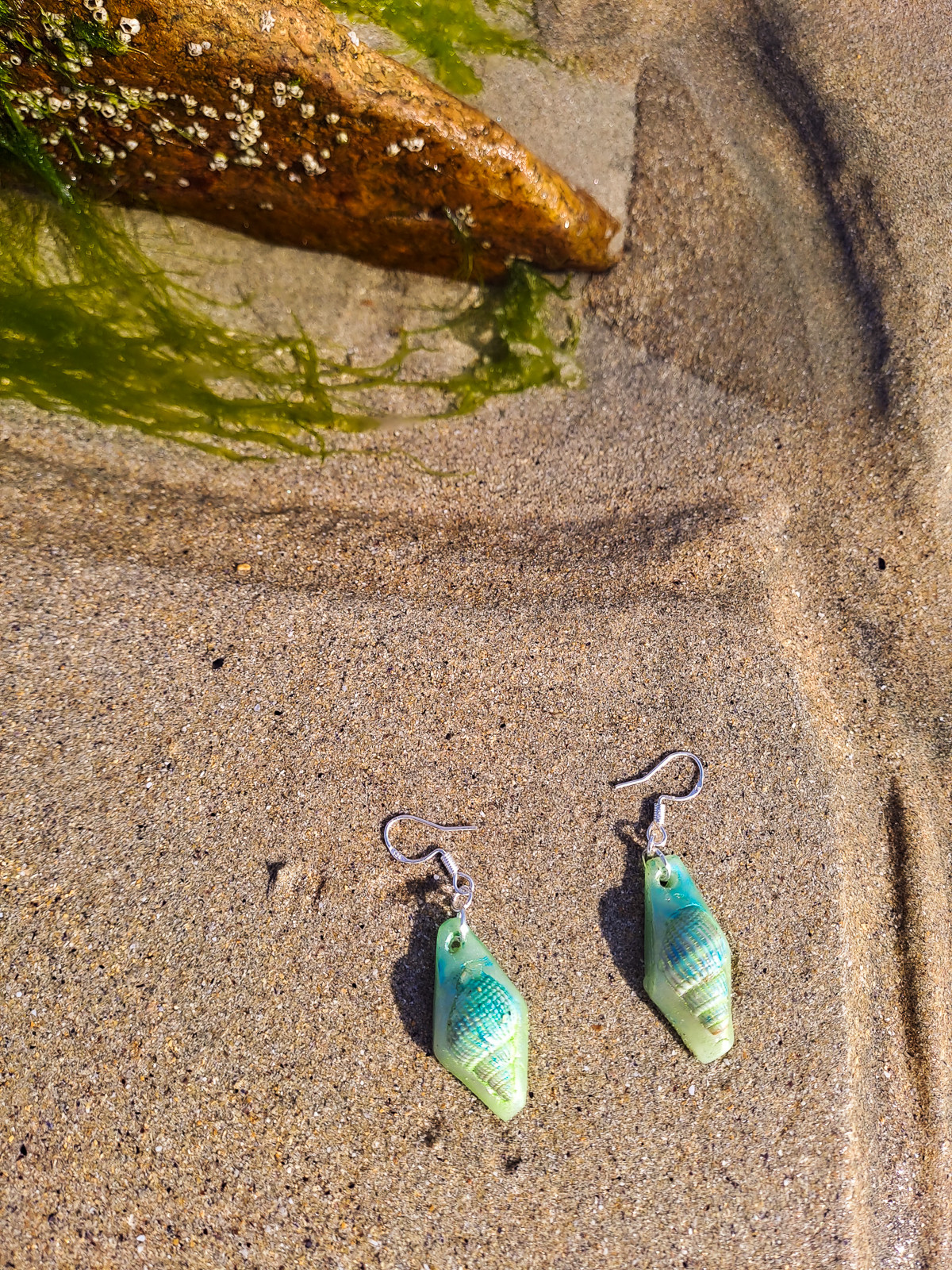 Boucles d'oreilles coquillage naturel vert jade peint à la main – Argile polymère & Argent sterling 925