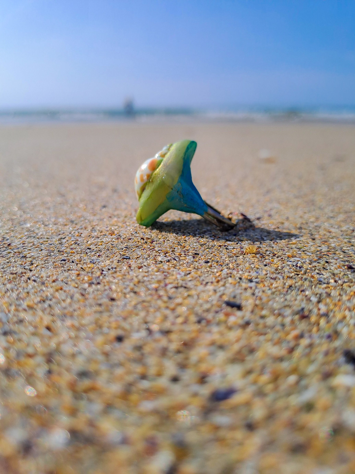 Bague coquillage naturel peint à la main – Argile polymère vert émeraude – Création artisanale