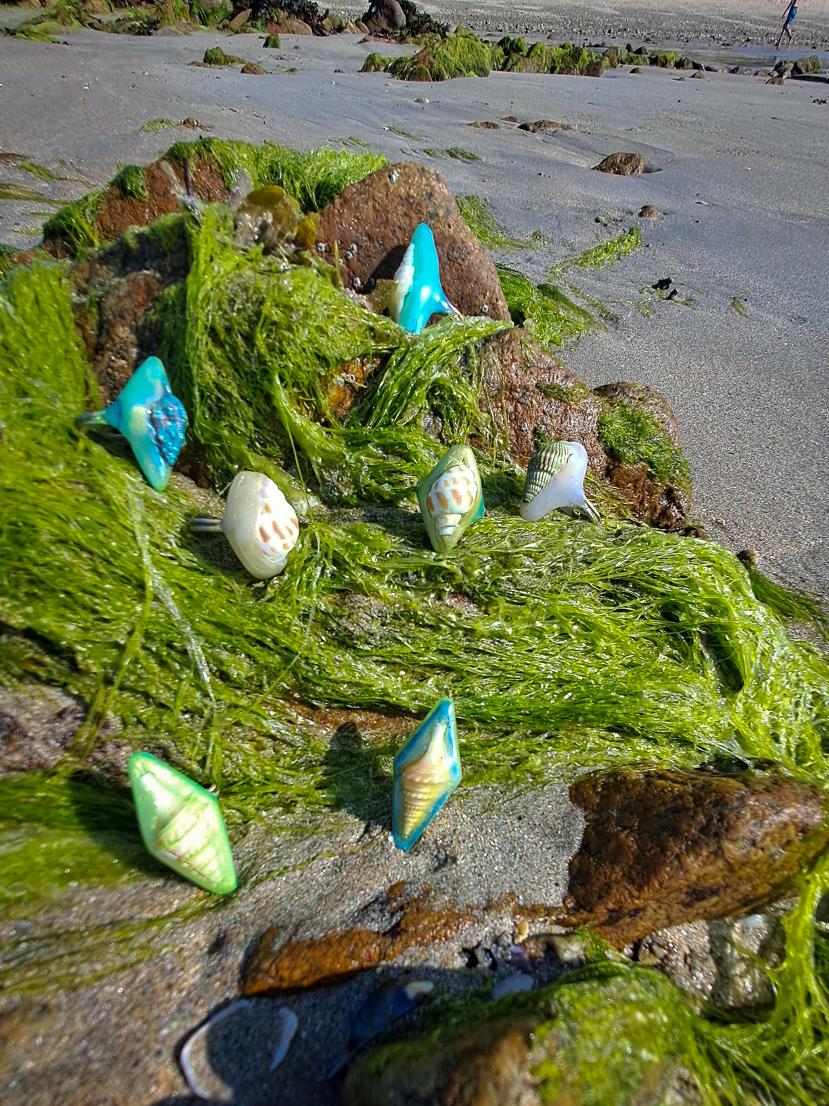 Bague coquillage naturel peint à la main – Argile polymère vert lagon – Bijou artisanal unique