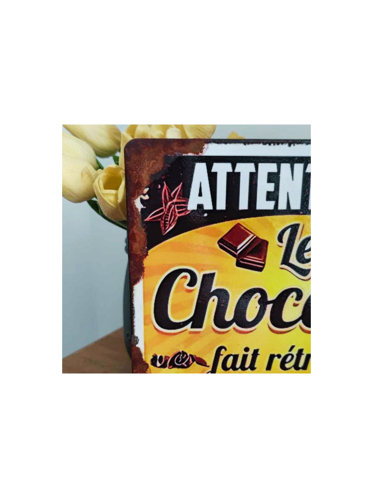 Plaque déco cuisine humoristique en bois – Attention, le chocolat fait rétrécir les jeans