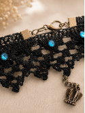 Collier Vintage ras de cou en dentelle ancienne aux fuseaux noire 