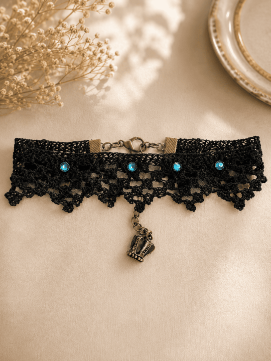 Collier Vintage ras de cou en dentelle ancienne aux fuseaux noire 