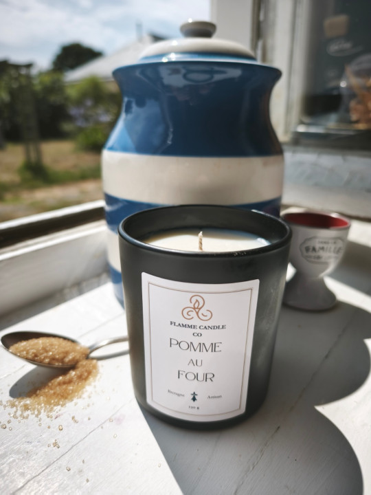 Pomme au Four - Bougie parfumée artisanale fabriquée en Bretagne