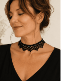 Collier Vintage ras de cou en dentelle ancienne aux fuseaux noire 