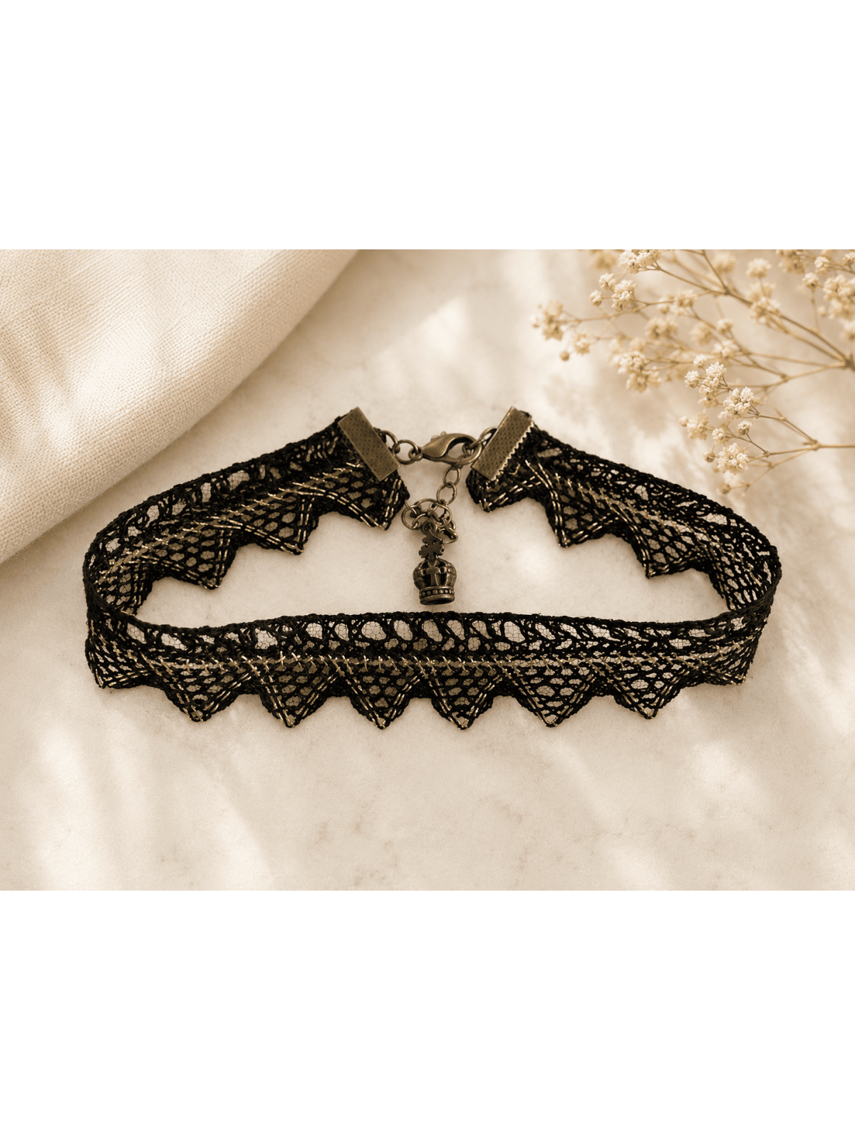 Offrez-vous un bijou raffiné qui allie authenticité, charme vintage et élégance contemporaine