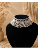 Collier Ras-de-Cou Dentelle Blanche et strass bleus Choker Romantique Femme