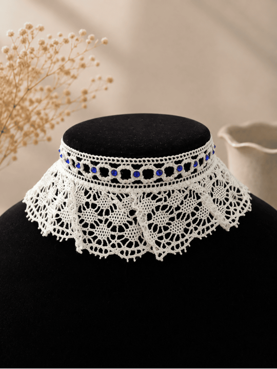 Collier Ras-de-Cou Dentelle Blanche et strass bleus Choker Romantique Femme