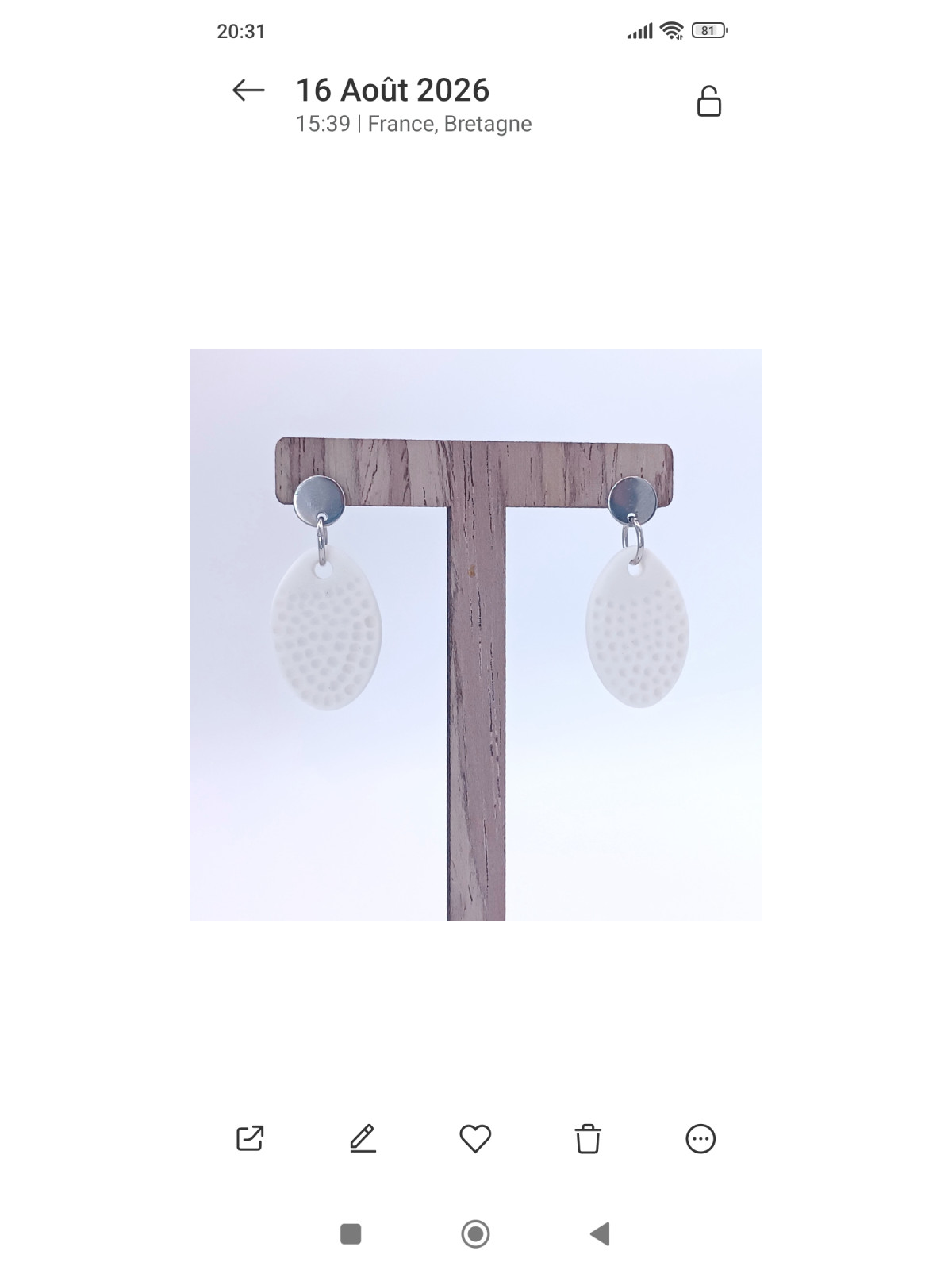 Boucles d'oreilles en porcelaine texturée 