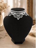 Collier en dentelle blanche vintage romantique et bohème chic