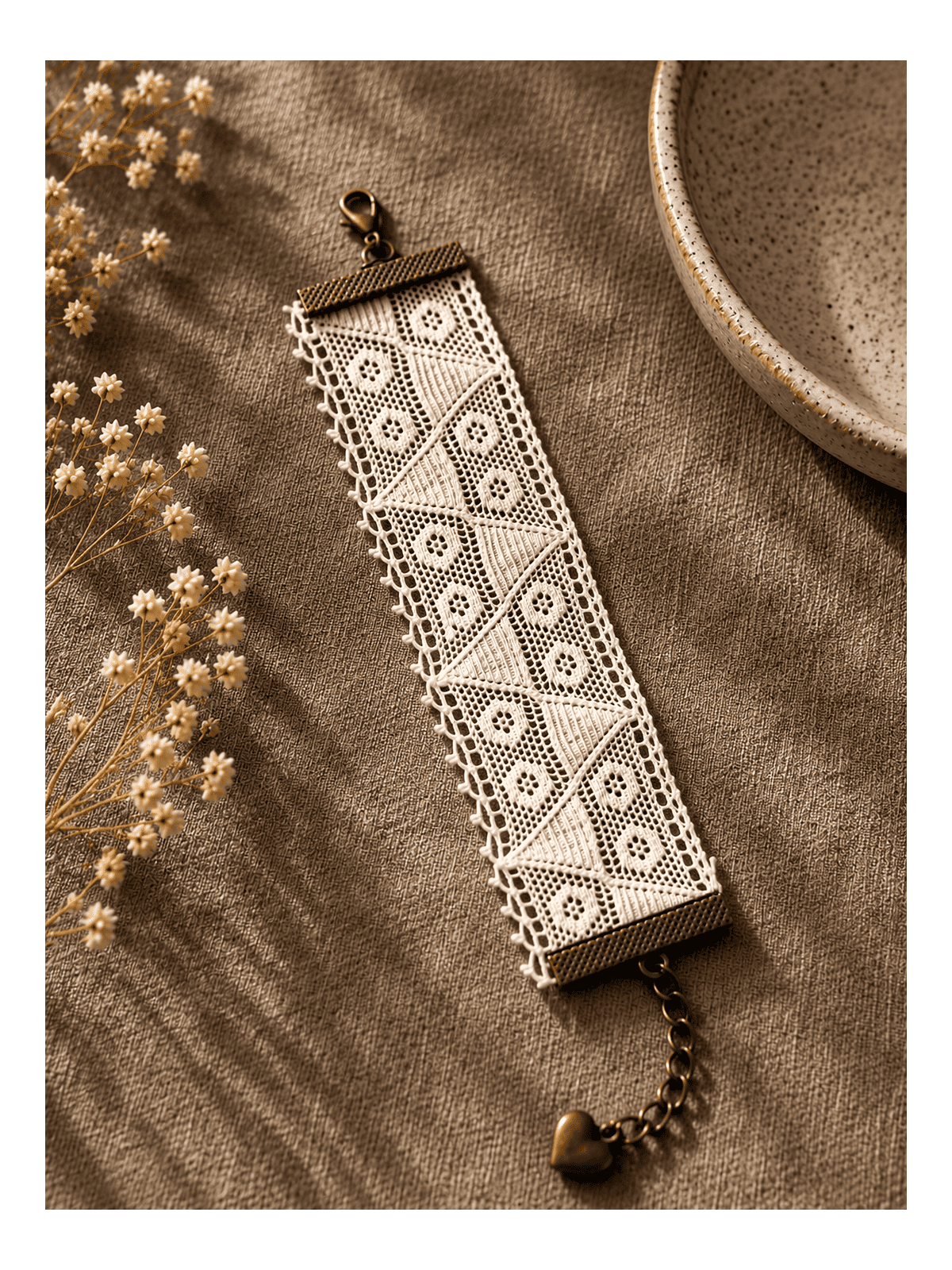 Bracelet manchette dentelle en dentelle écrue Vintage romantique et chic