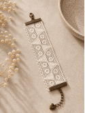 Bracelet manchette dentelle en dentelle écrue Vintage romantique et chic
