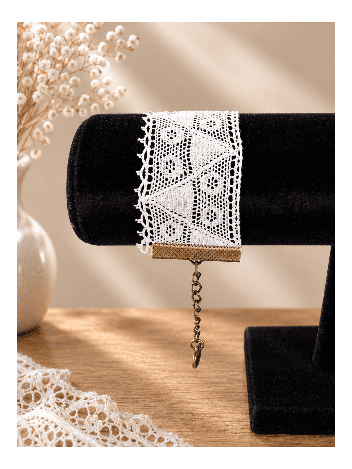 Bracelet manchette dentelle en dentelle écrue Vintage romantique et chic