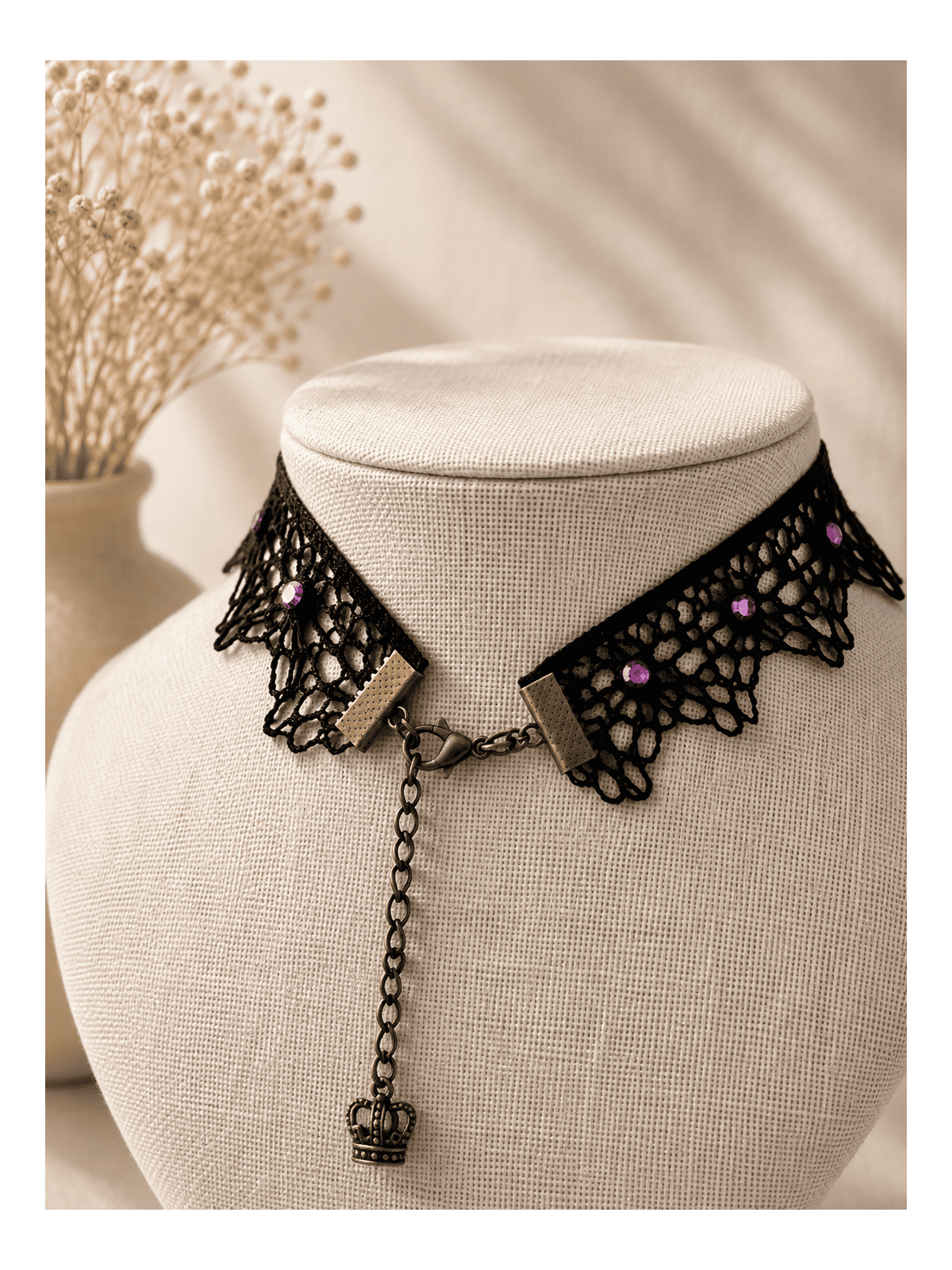 Collier ras-de-cou dentelle noire et strass rose fuchsia antique lace