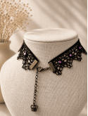 Collier ras-de-cou dentelle noire et strass rose fuchsia antique lace