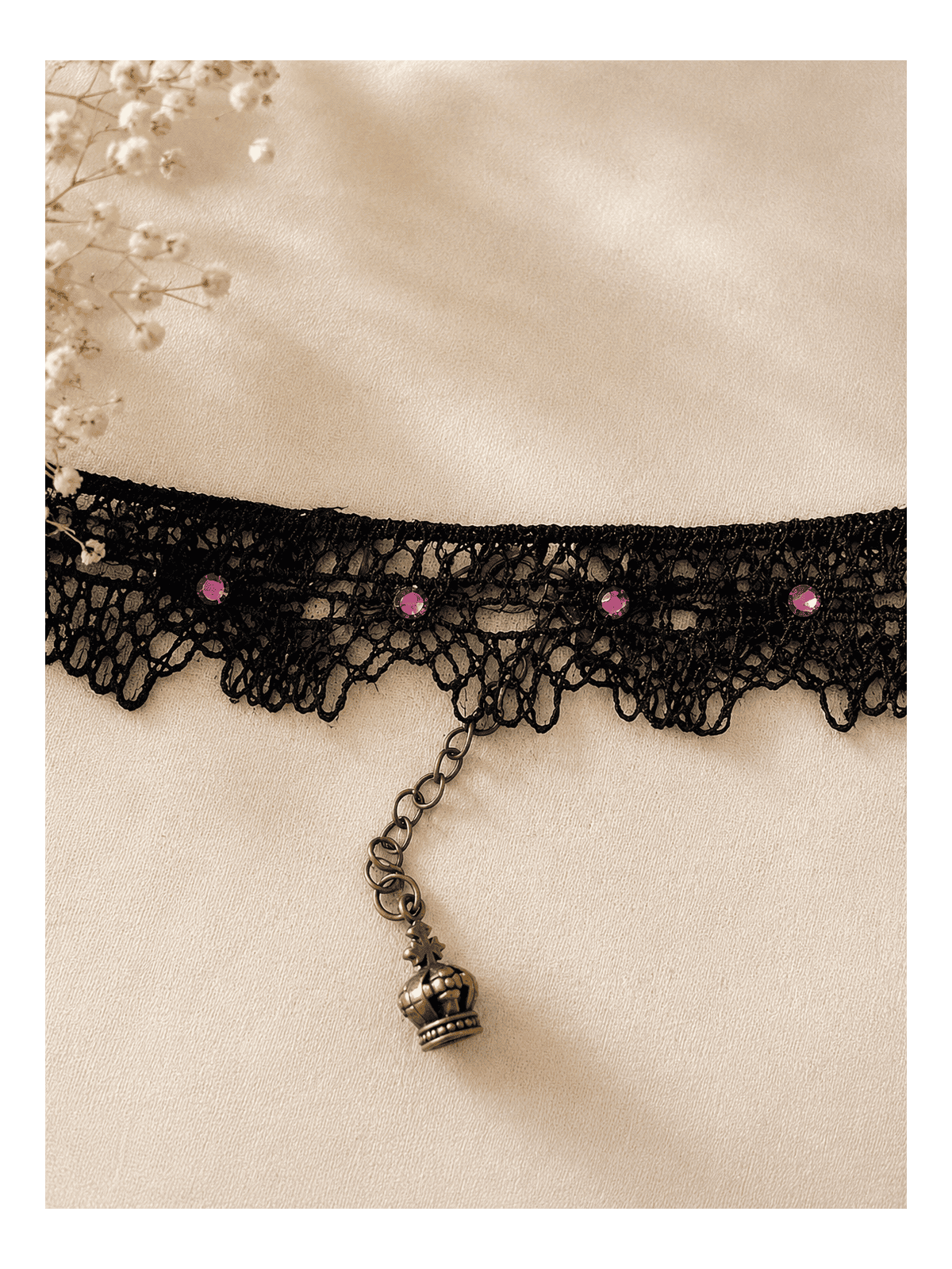 Collier ras-de-cou dentelle noire et strass rose fuchsia antique lace