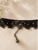 Collier ras-de-cou dentelle noire et strass rose fuchsia antique lace