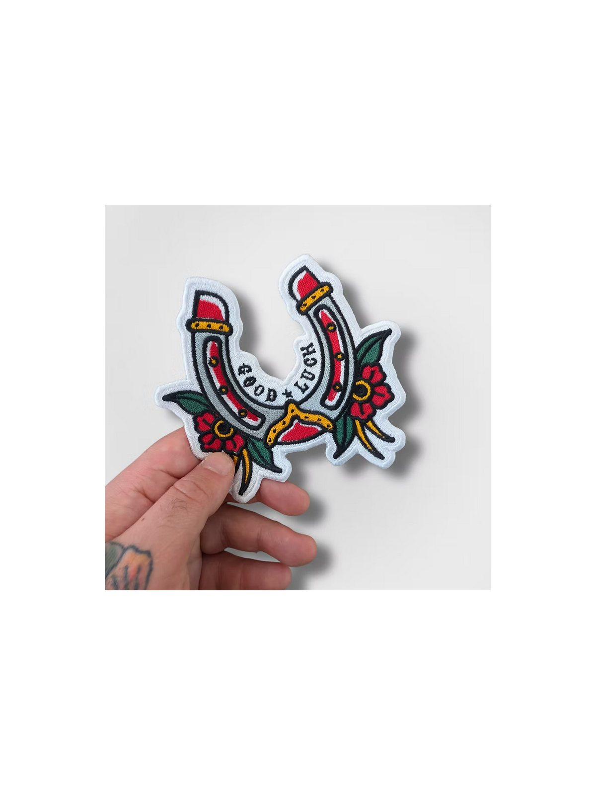Patch Brodé Thermocollant – Fer à Cheval "Good Luck" Style Tatouage Traditionnel