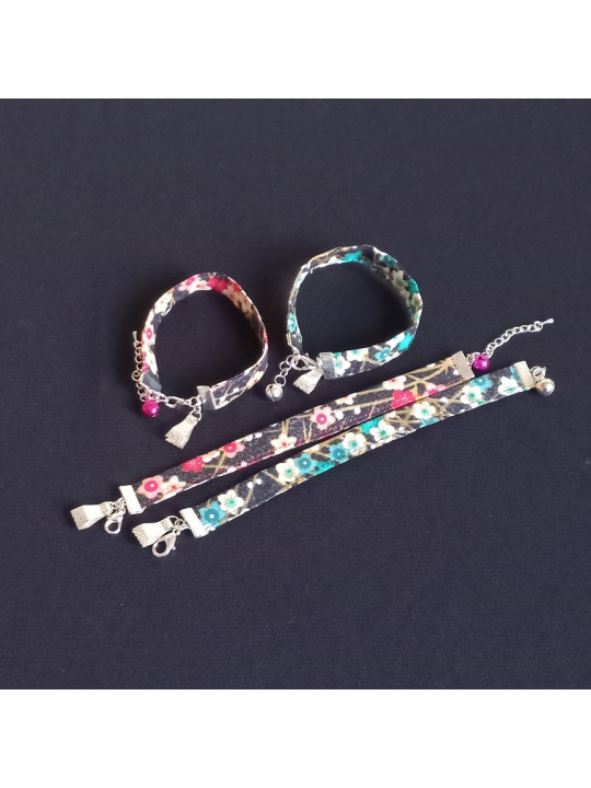 Bracelet en tissus - Fleurs rouges