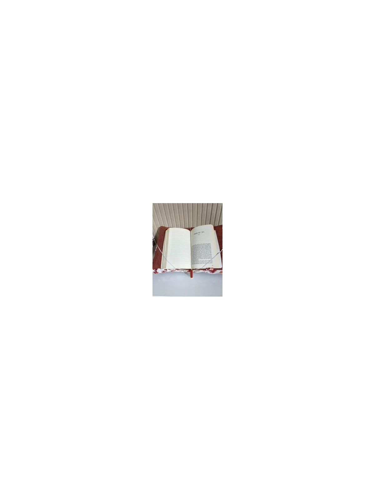Lot cocooning, coussin de lecture et pochette à livre.