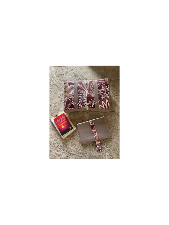 Lot cocooning, coussin de lecture et pochette à livre.