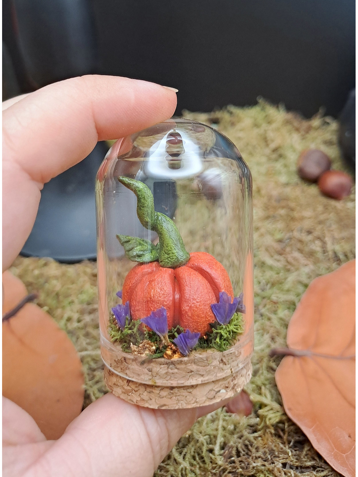 Collection Automne - Mini monde citrouille et fleurs violettes 