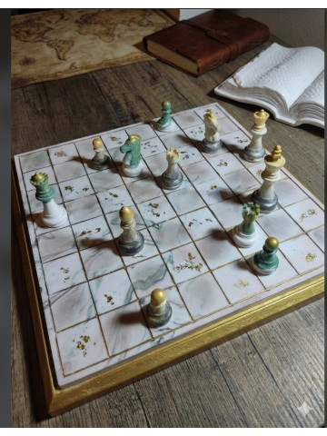 Échiquier en Résine Minérale et Feuille d'Or avec Boîte en Bois KRdeco