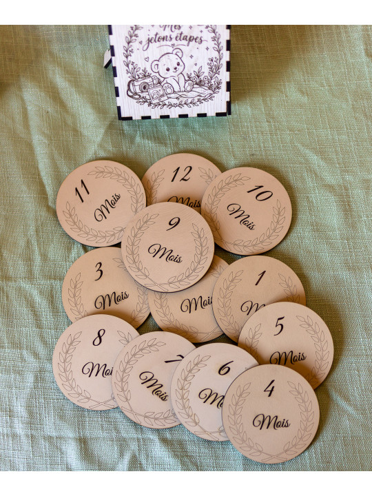 Jetons étapes bébé en bois – Coffret 12 mois | Avalenn Créations