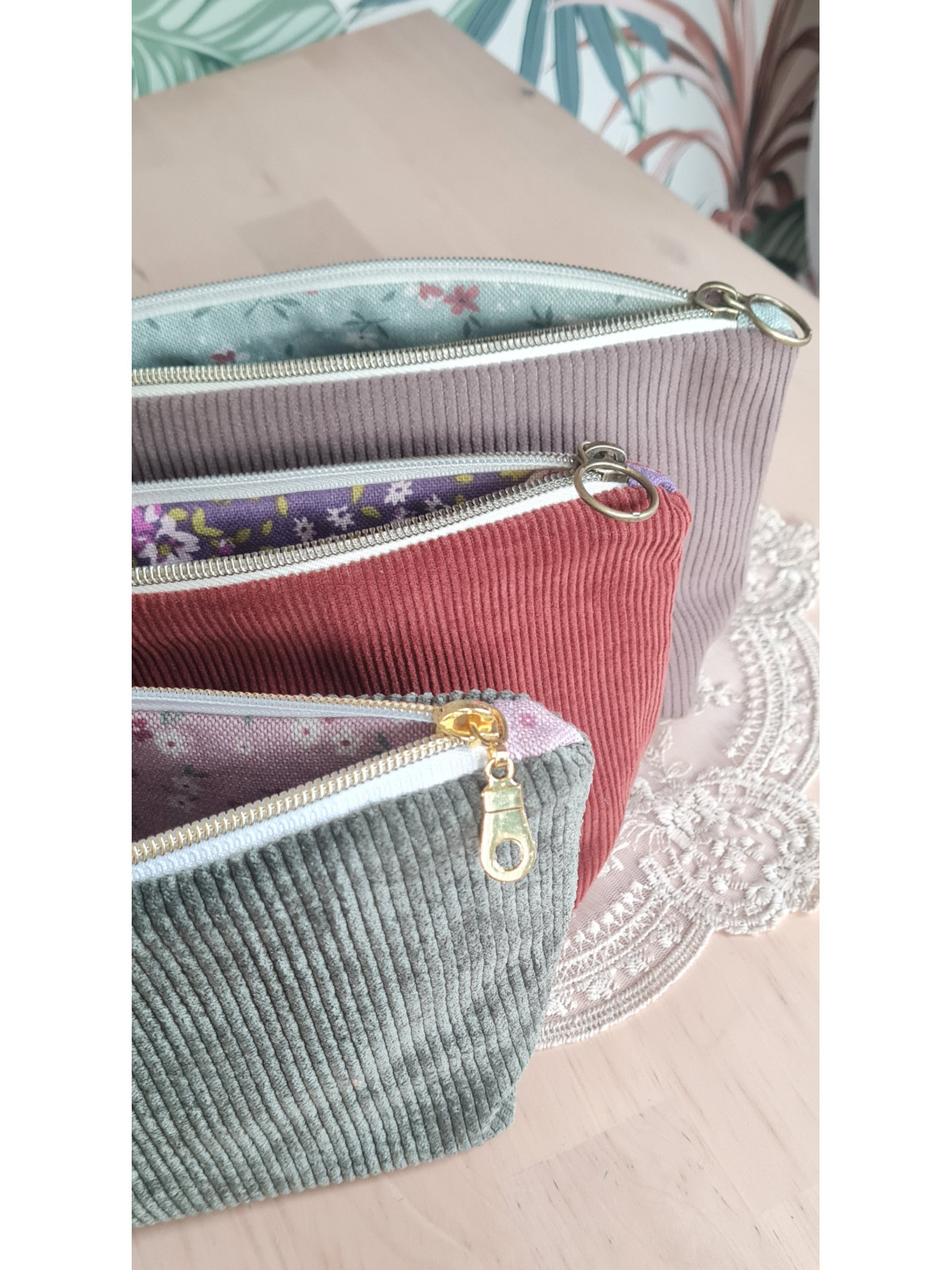 Trousse en velours côtelé