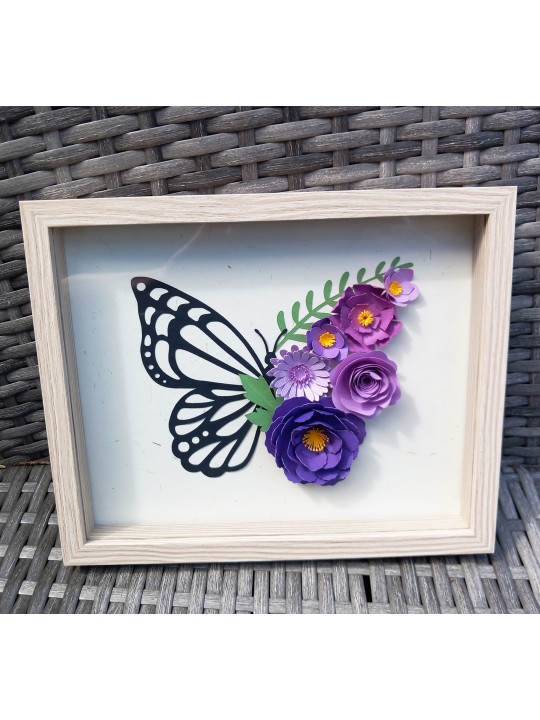 Cadre papillon fleuri violet 