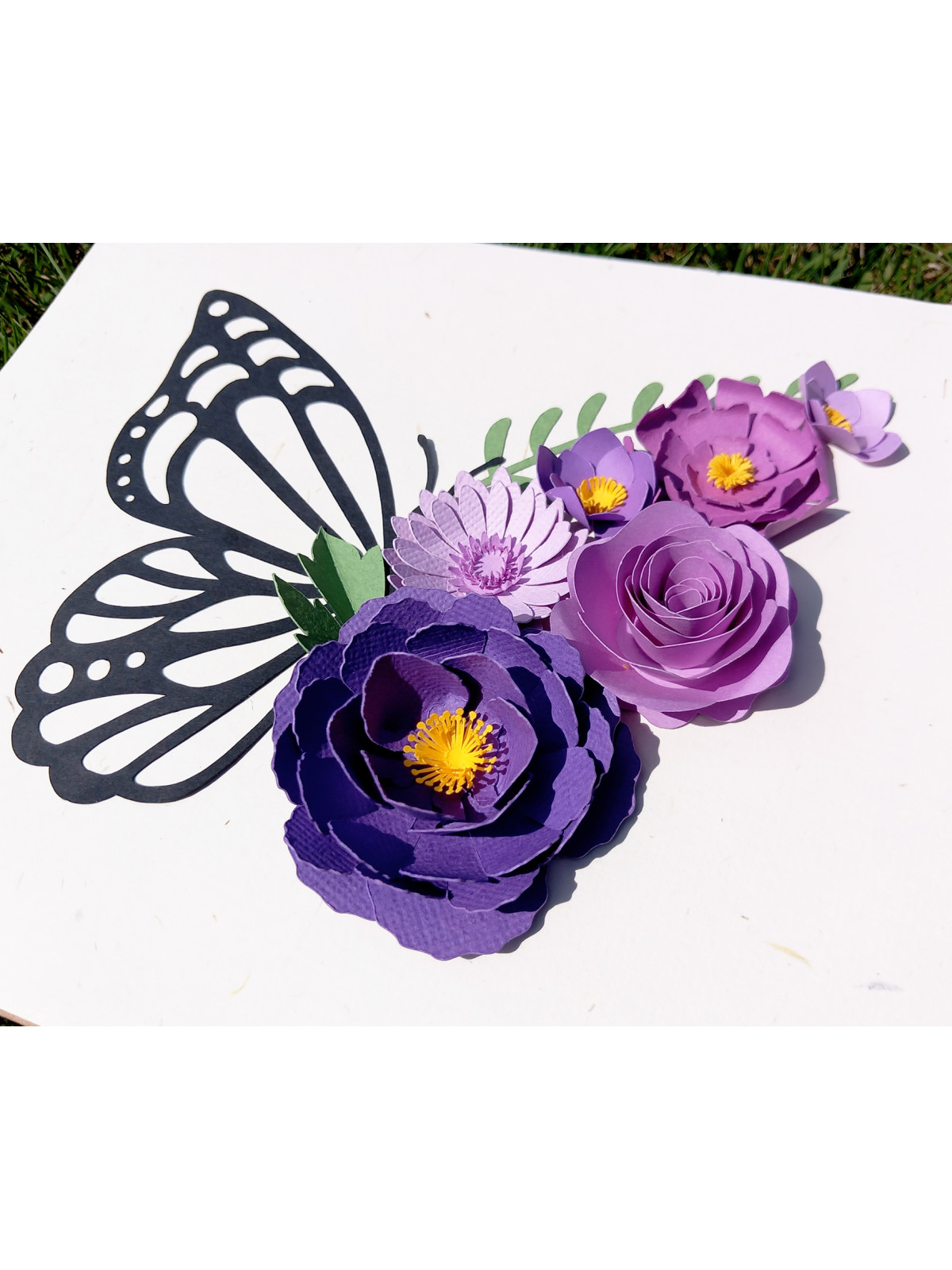 Cadre papillon fleuri violet 