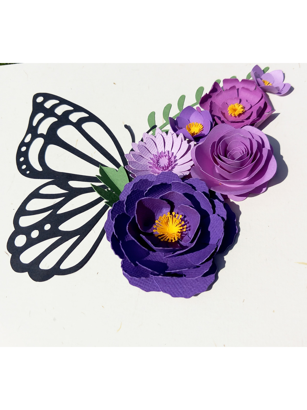 Cadre papillon fleuri violet 