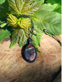 collier micromacramé pierre oeil de fer