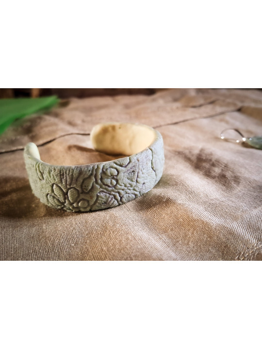 Bracelet manchette pistache en argile polymère