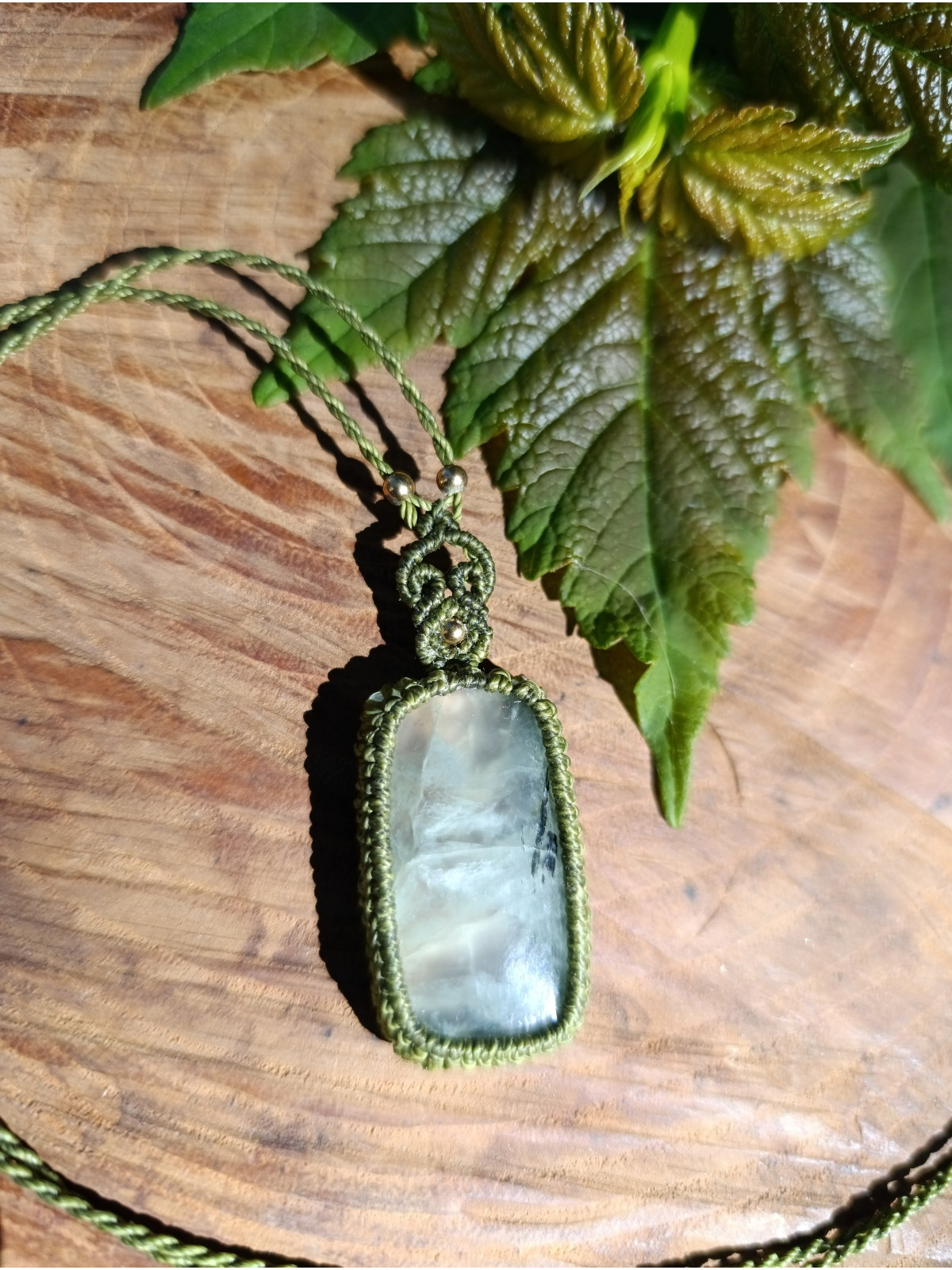 collier micromacramé pierre préhnite rutile