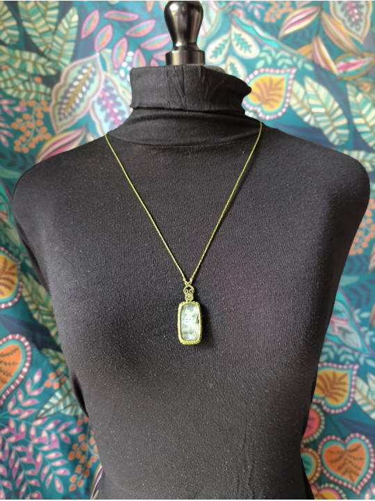 collier micromacramé pierre préhnite rutile