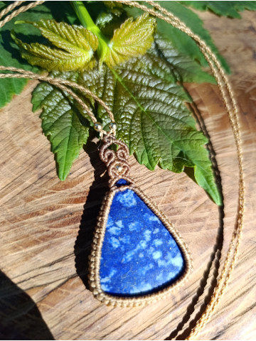 collier micromacramé pierre lapis lazuli