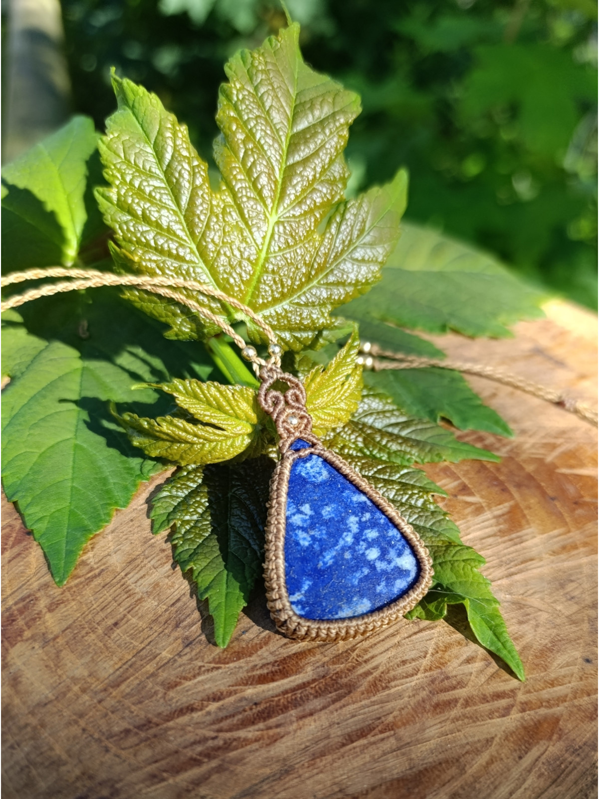 collier micromacramé pierre lapis lazuli