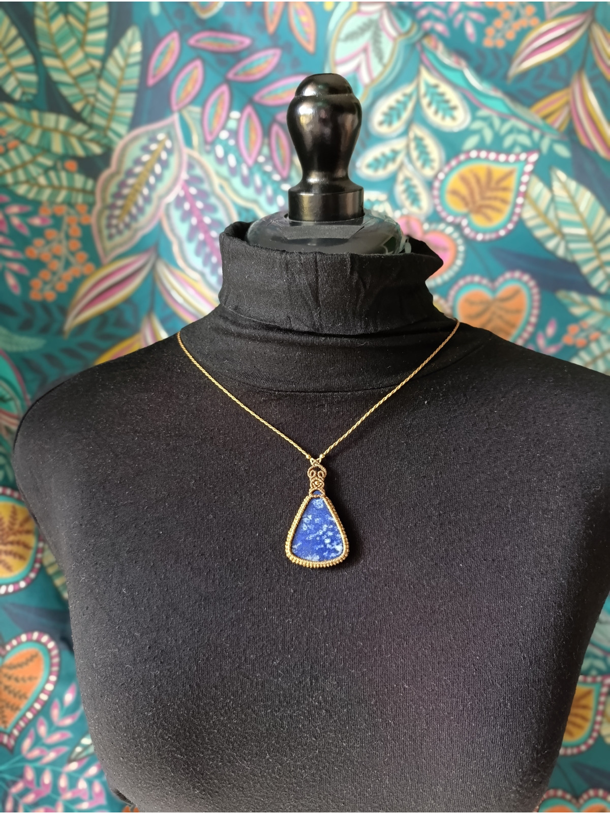 collier micromacramé pierre lapis lazuli