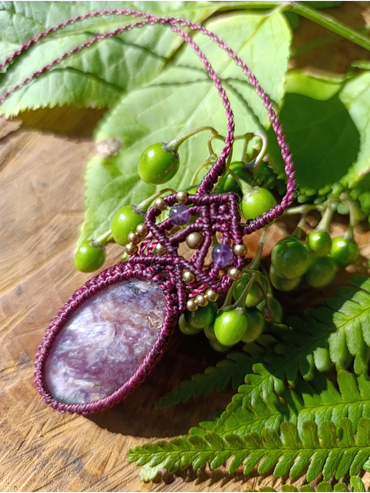 collier micromacramé pierre charoïte
