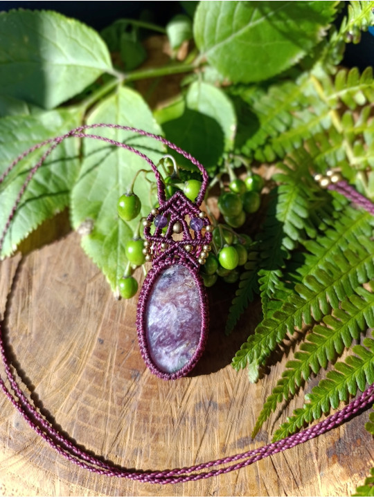 collier micromacramé pierre charoïte