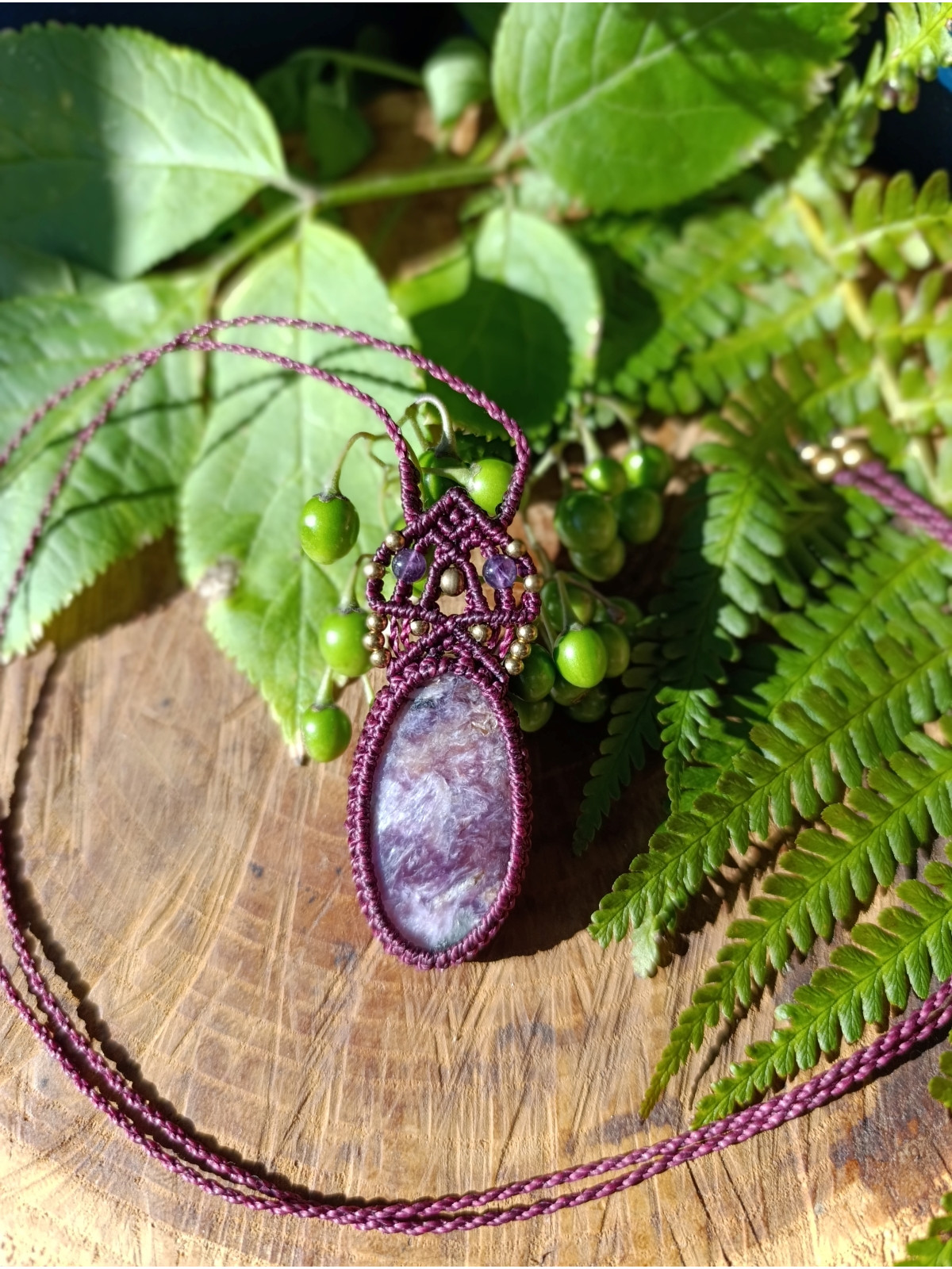 collier micromacramé pierre charoïte