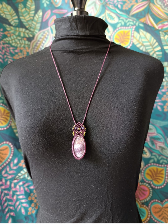 collier micromacramé pierre charoïte