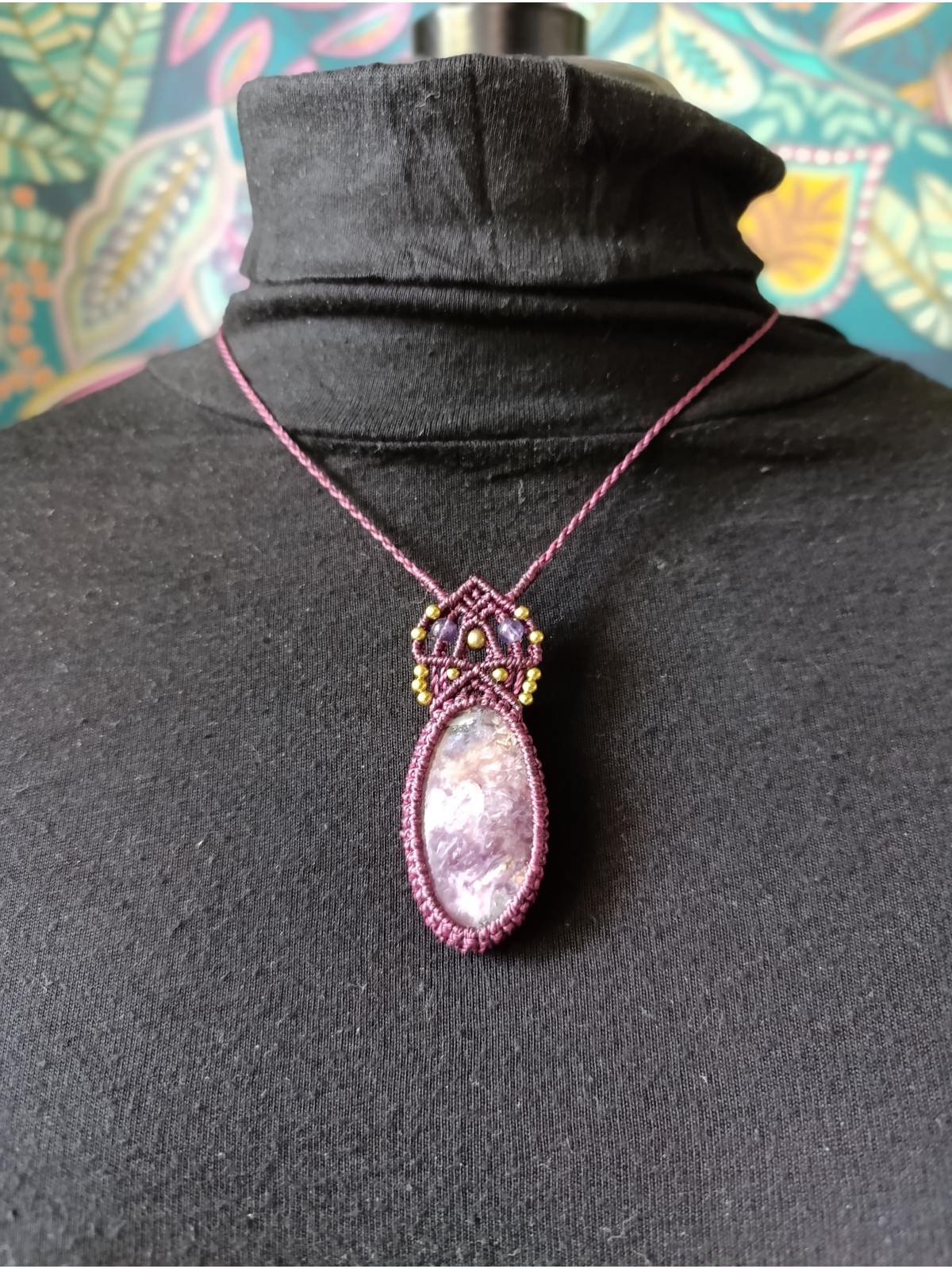 collier micromacramé pierre charoïte
