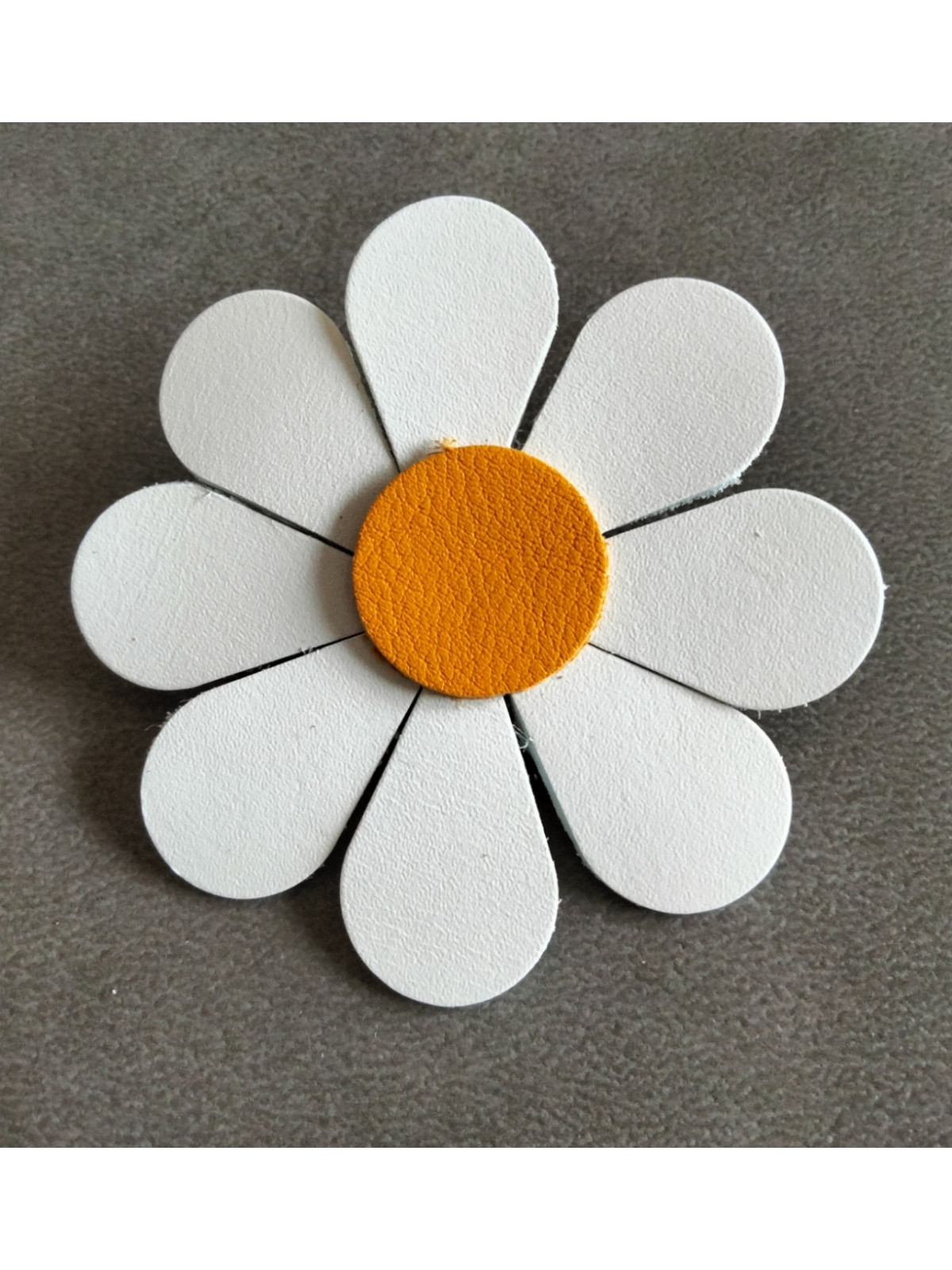 Pin's marguerite