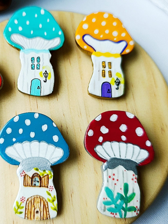 broche champignon peint à la main